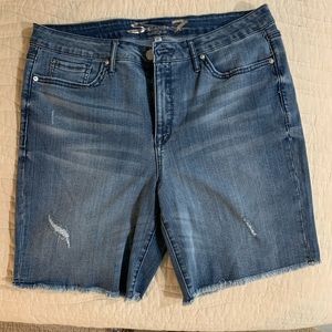 Seven for Mankind shorts